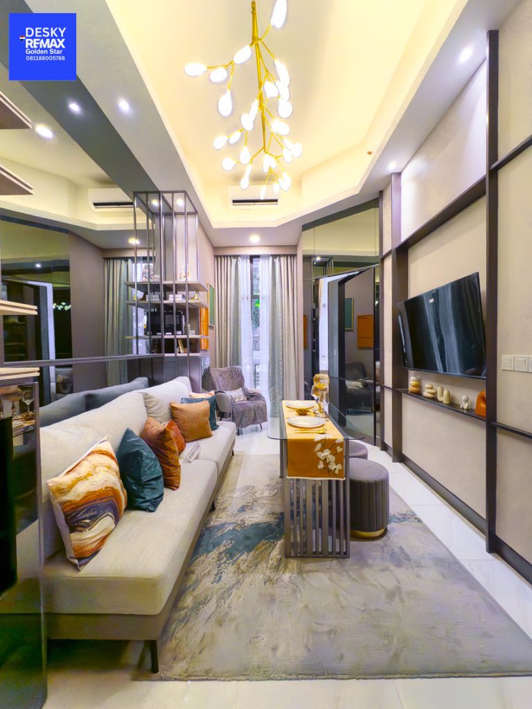 Living room modern di unit Pakuwon Residences Bekasi oleh Desky Property — ruang tamu luas dengan pencahayaan alami, desain elegan, dan tata ruang nyaman untuk keluarga maupun profesional muda.